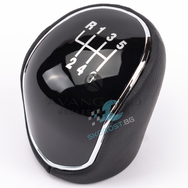 Четири стаен апартамент до ключ обзаведен