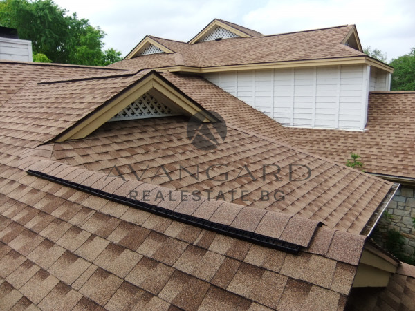 Четири стаен апартамент до ключ обзаведен