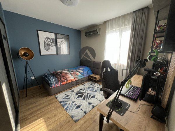 Многостаен