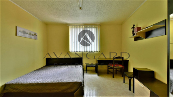 Четири стаен апартамент до ключ обзаведен