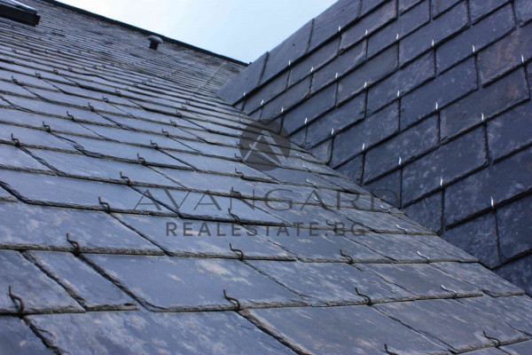 Четири стаен апартамент до ключ обзаведен